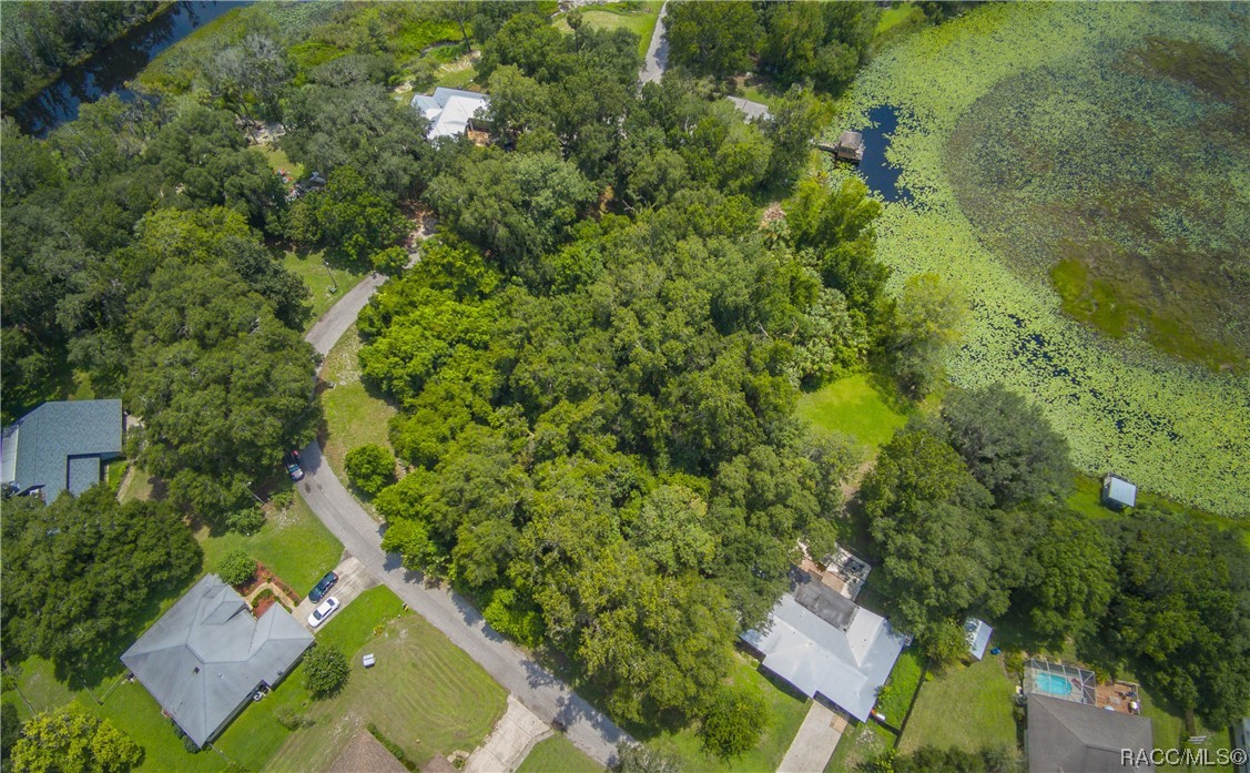 12 N Shadow Wood Drive