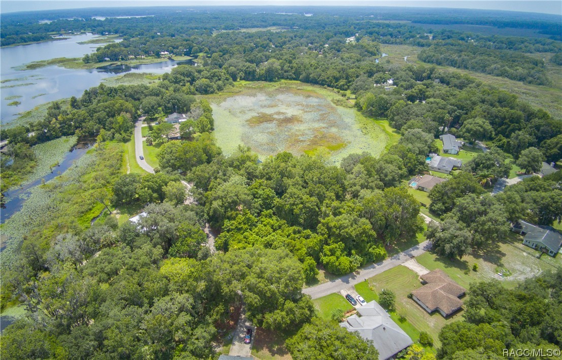 12 N Shadow Wood Drive