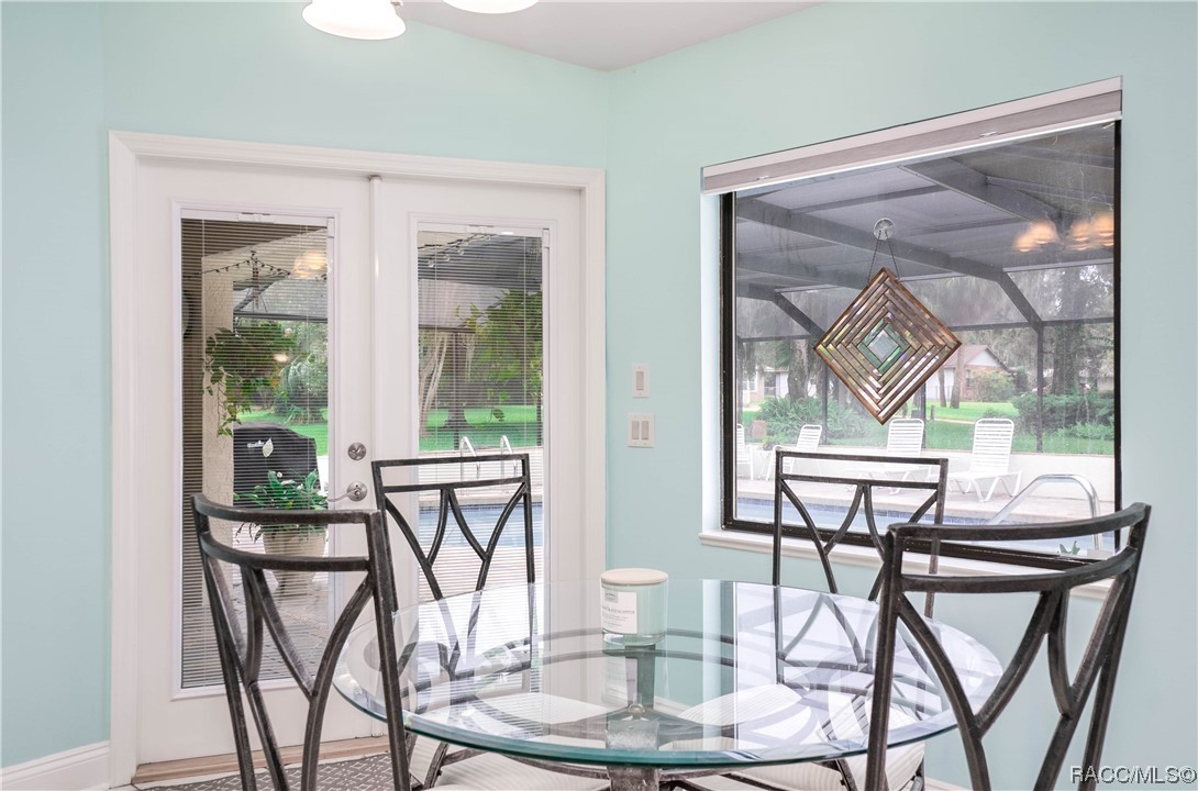 2908 S Skyline Drive