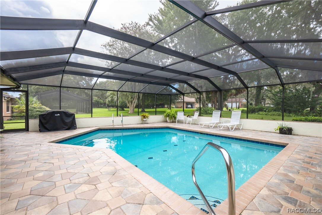 2908 S Skyline Drive