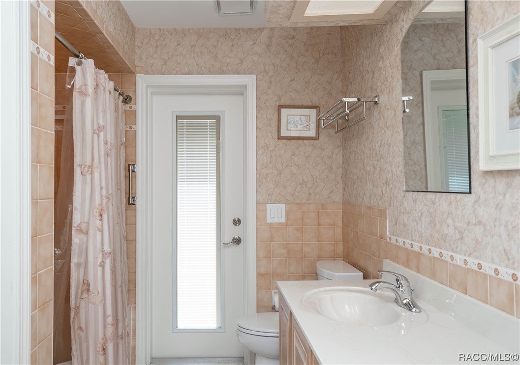 2908 S Skyline Drive