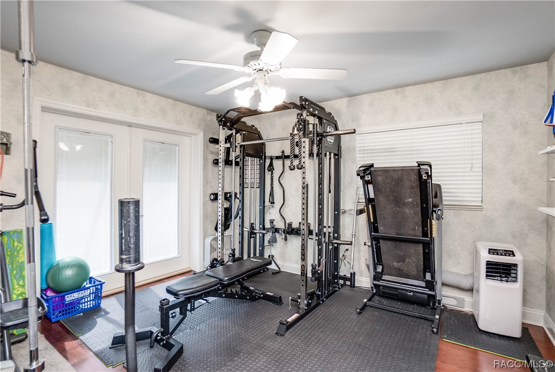 2908 S Skyline Drive