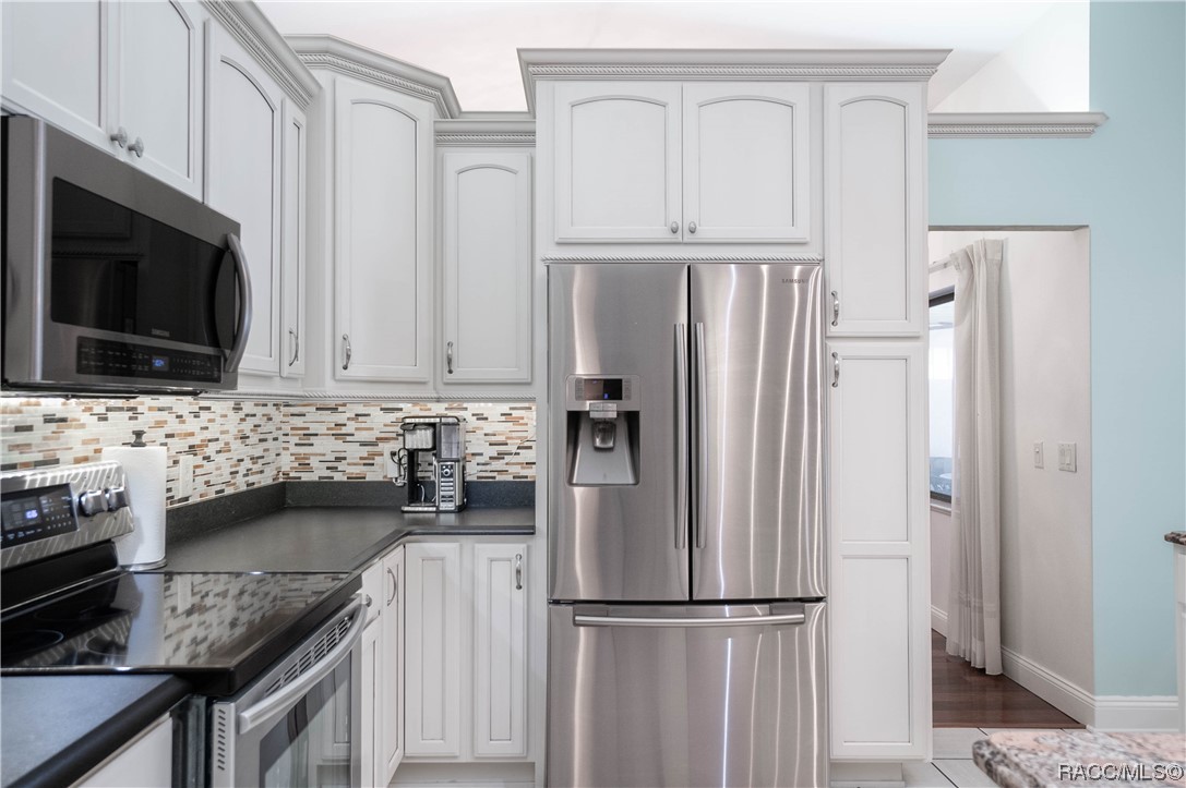 2908 S Skyline Drive