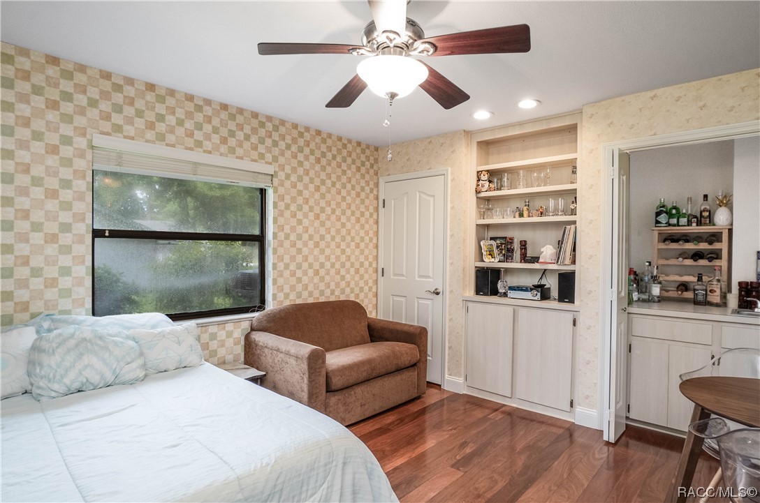 2908 S Skyline Drive