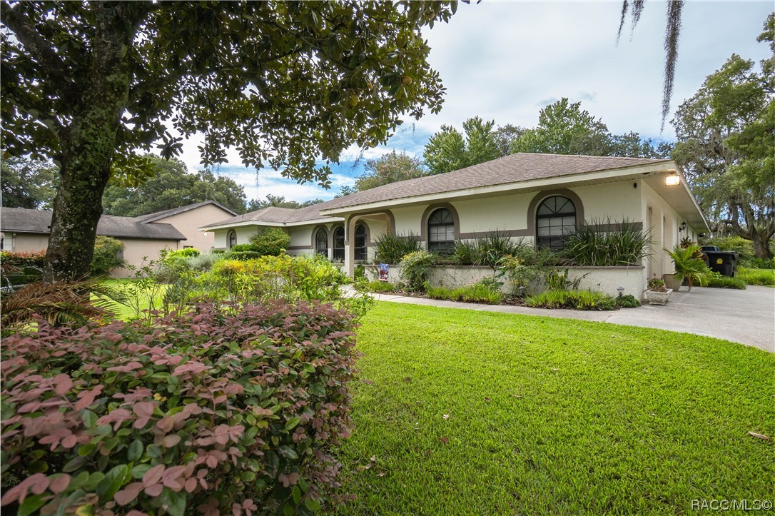 2908 S Skyline Drive