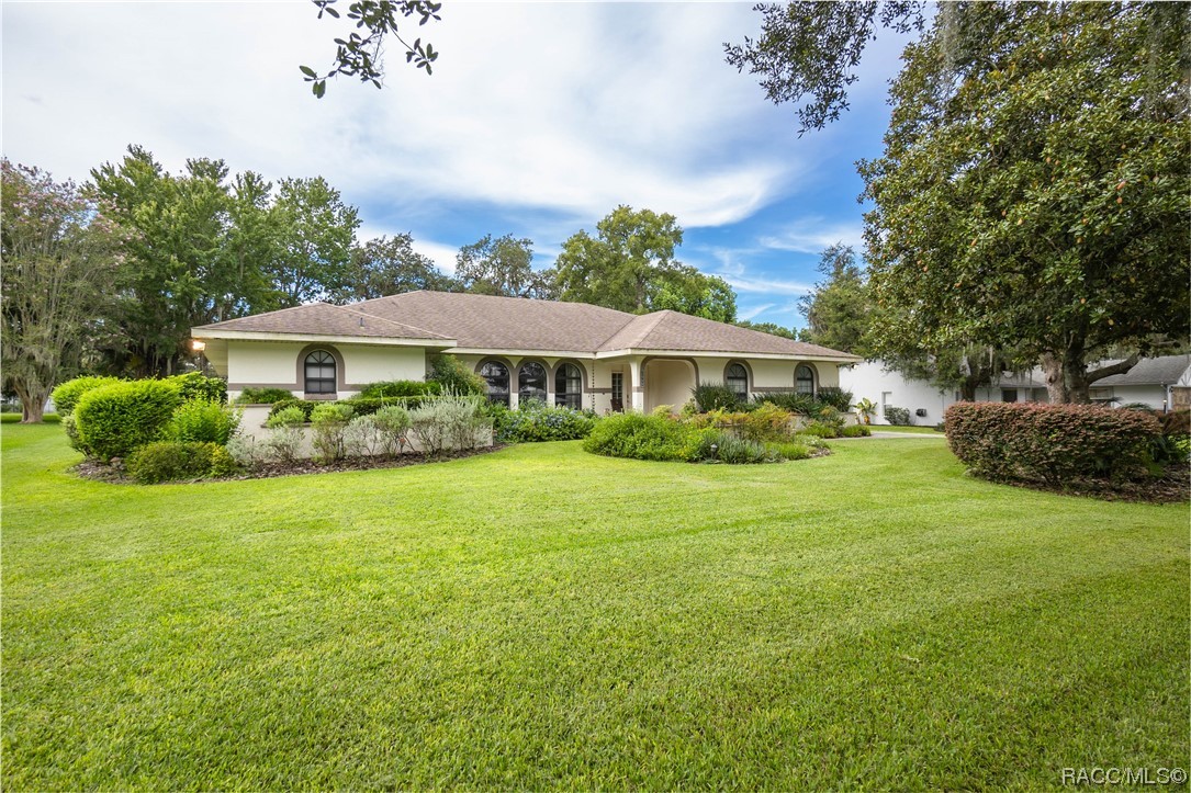 2908 S Skyline Drive