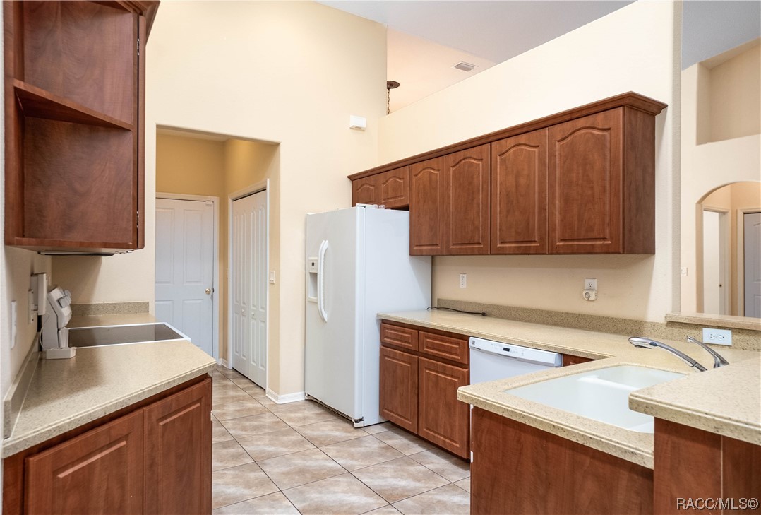 3504 N Eisenhower Avenue