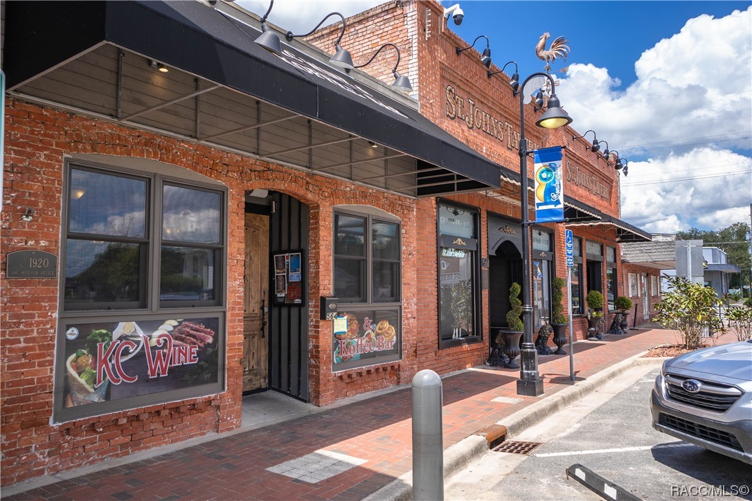 464 NE 2nd Street