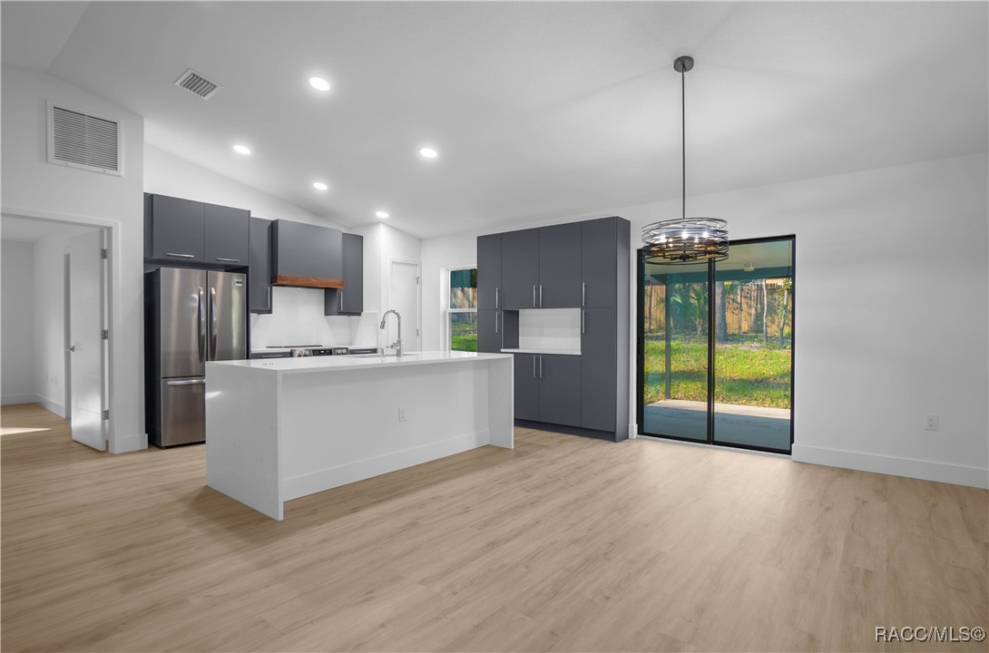 3027 E Griffin Street