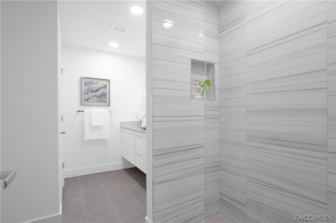 3027 E Griffin Street