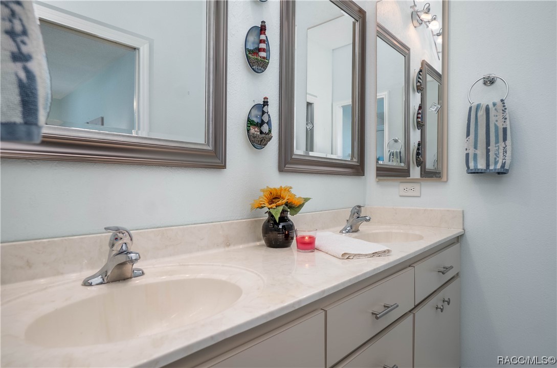 3619 S Belgrave Drive