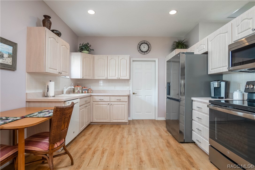 3619 S Belgrave Drive