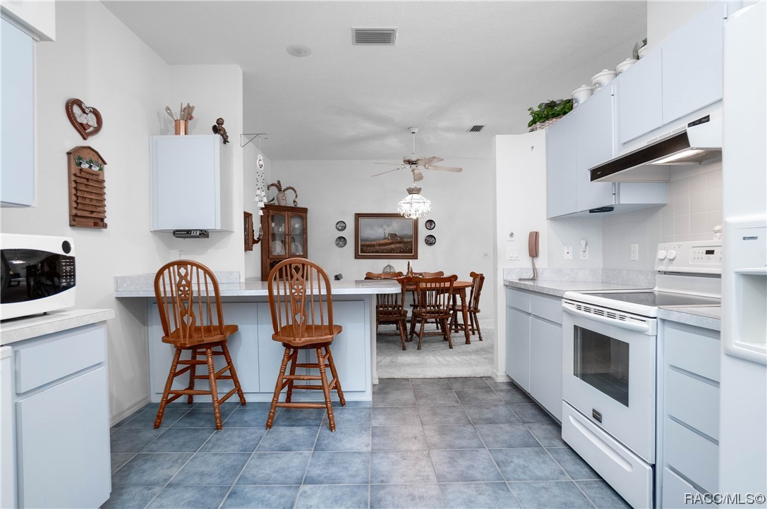 6838 E Queensbury Lane