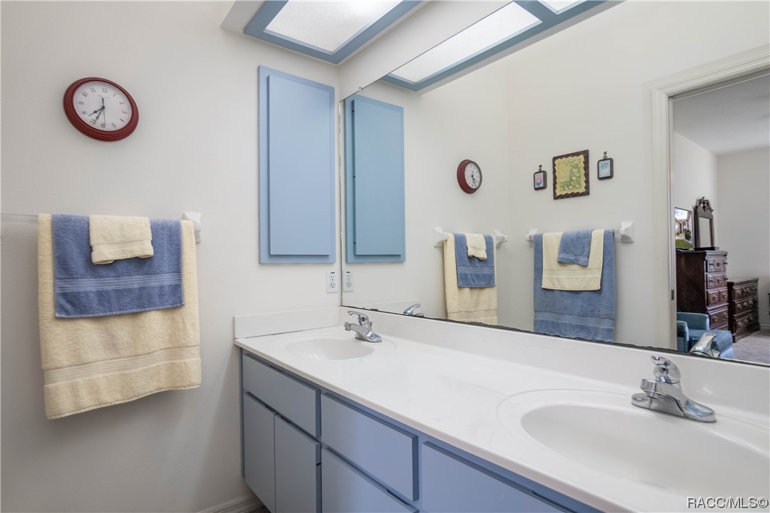 6838 E Queensbury Lane