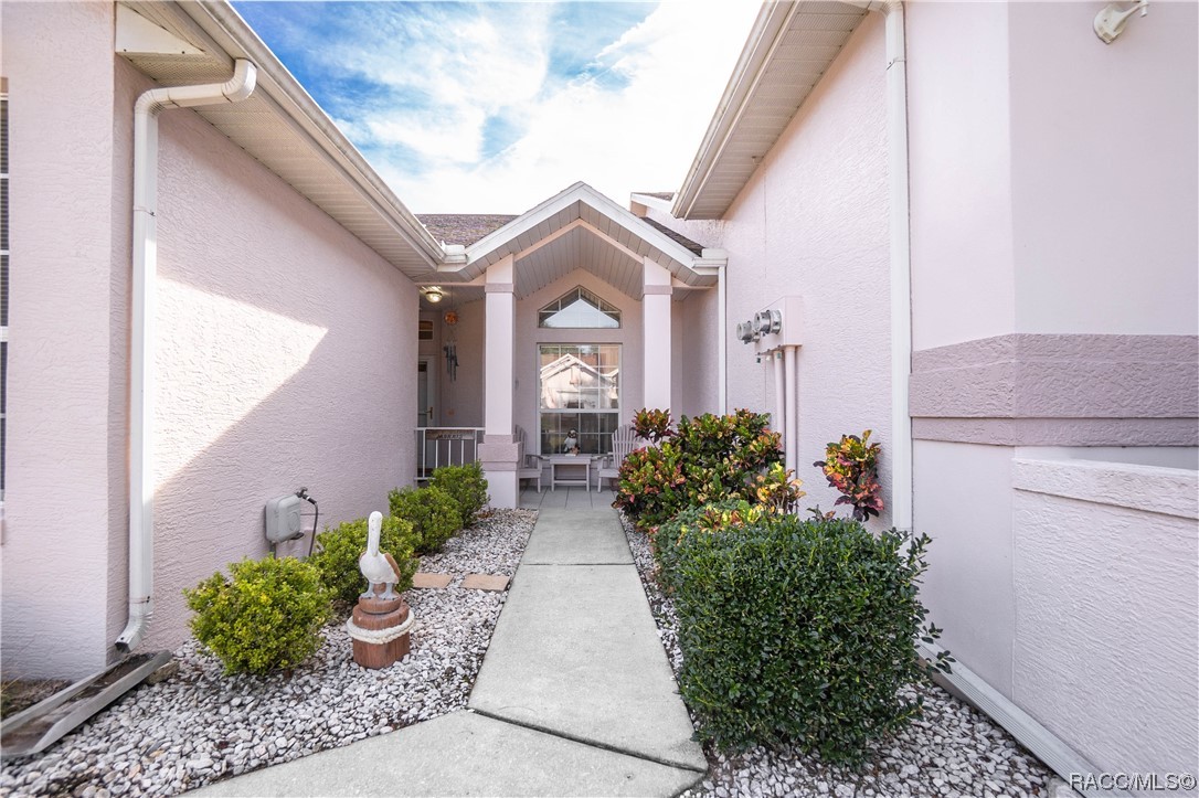 6838 E Queensbury Lane