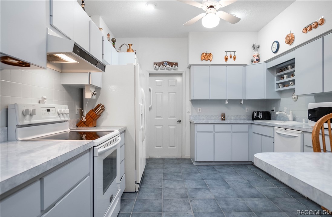 6838 E Queensbury Lane