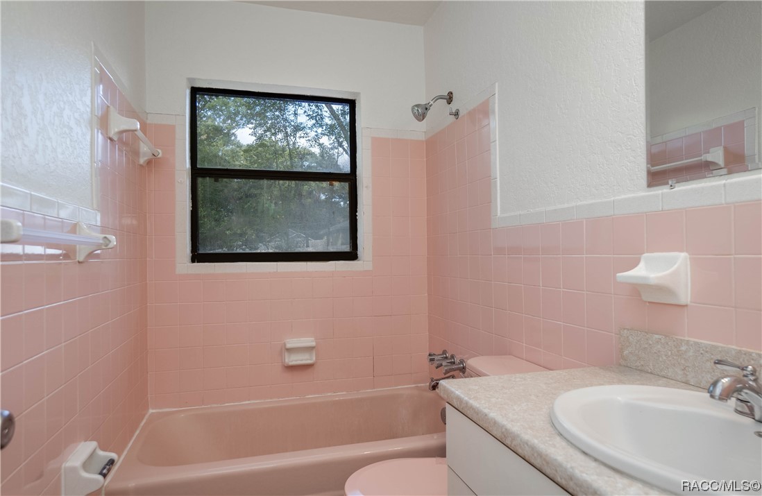 3474 S Apopka Avenue