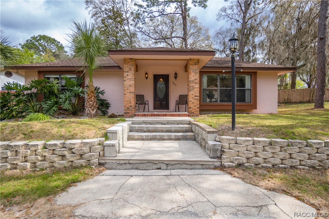 3841 S Diamond Avenue