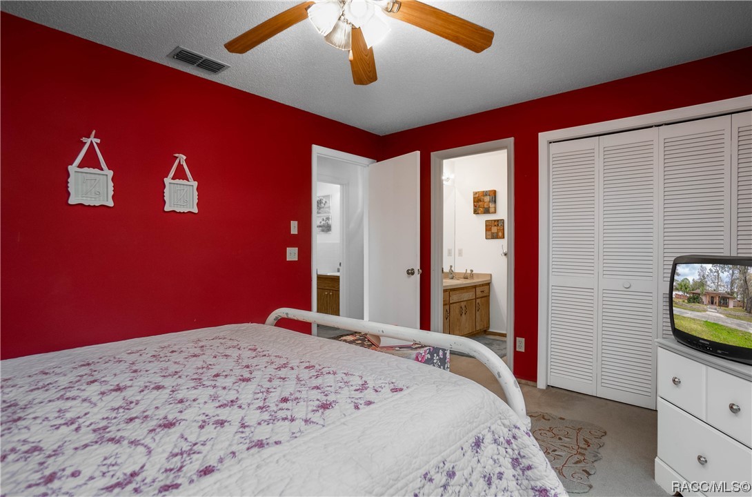 3841 S Diamond Avenue