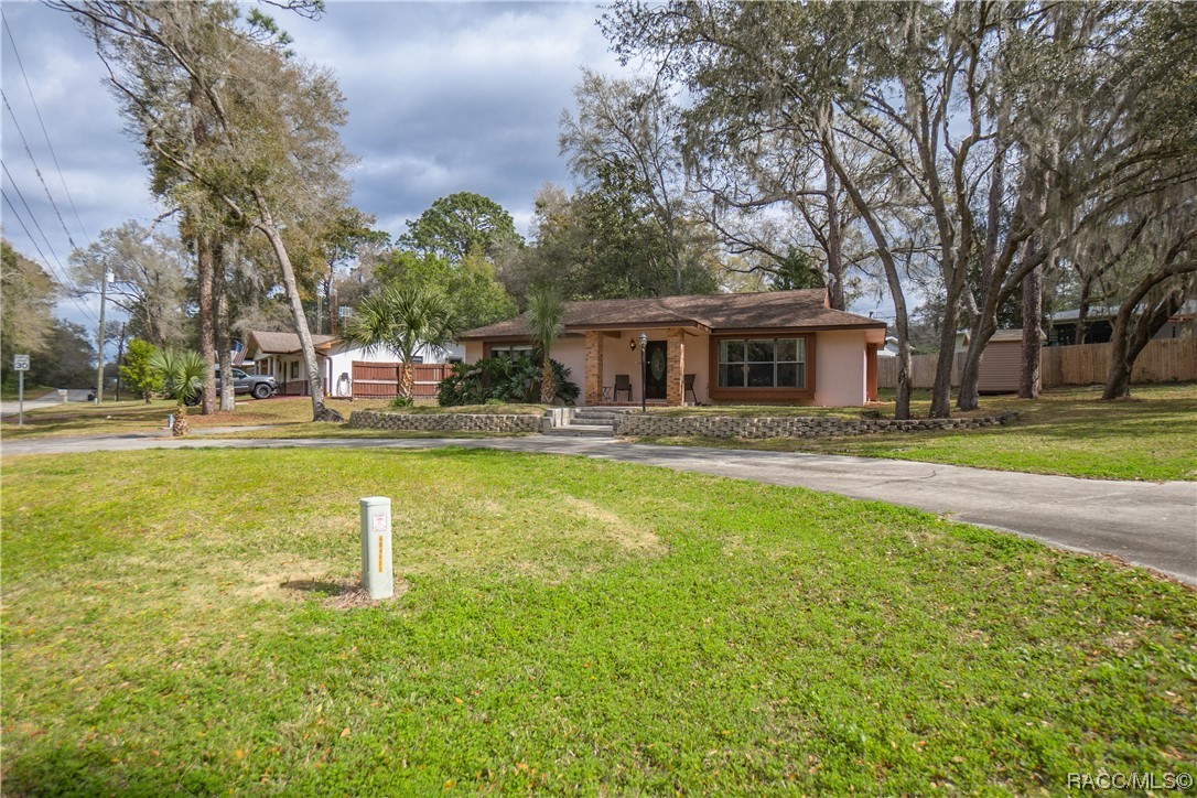 3841 S Diamond Avenue