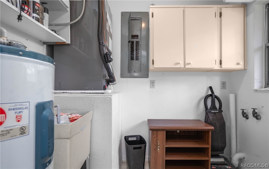 3841 S Diamond Avenue