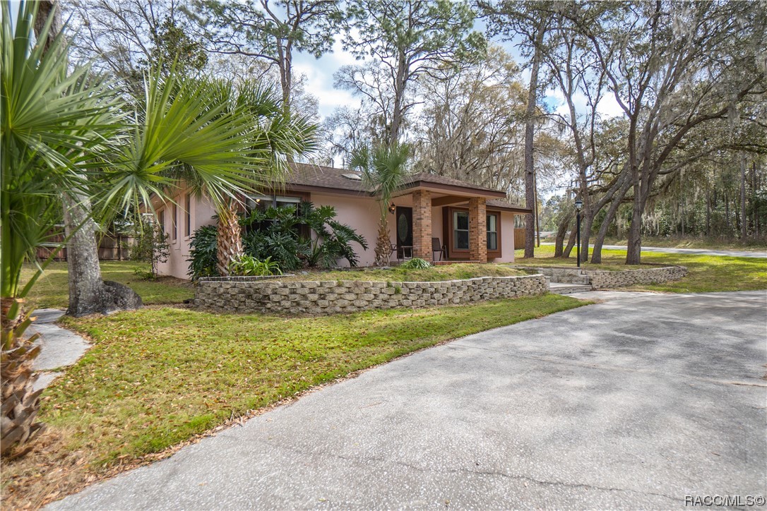 3841 S Diamond Avenue