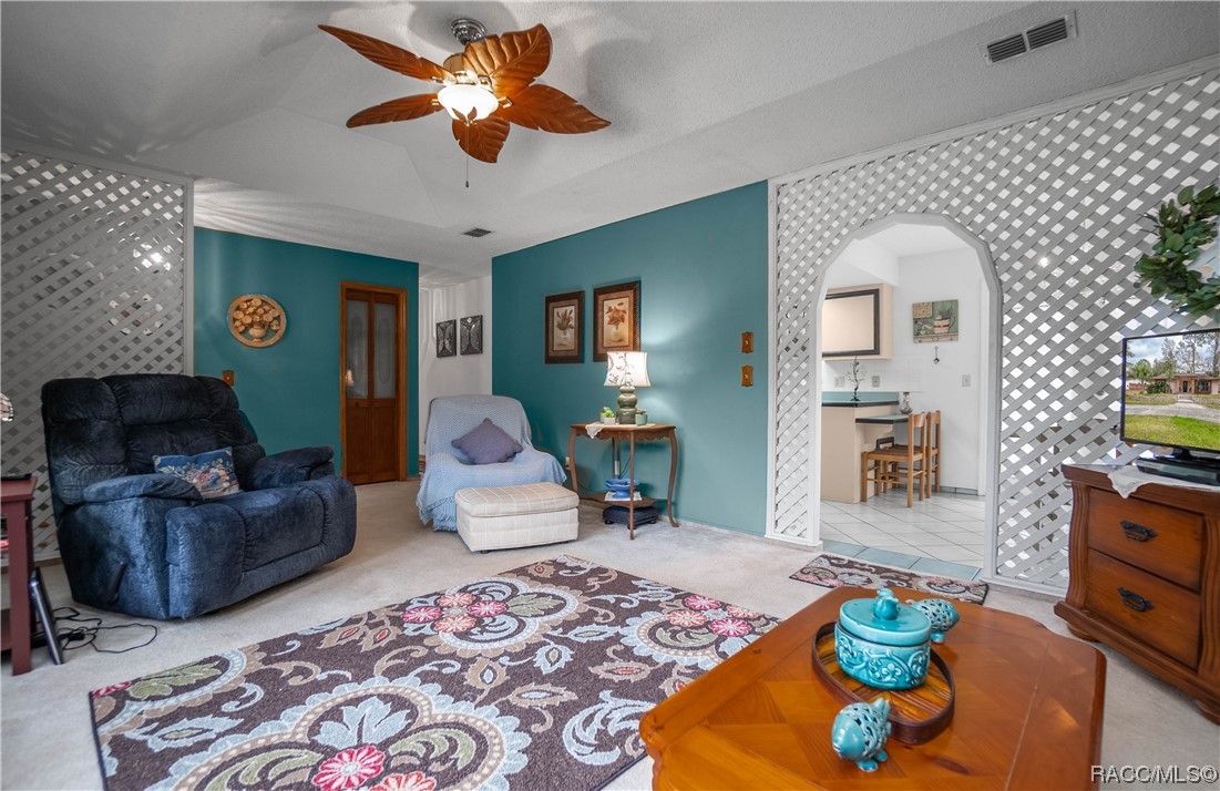 3841 S Diamond Avenue