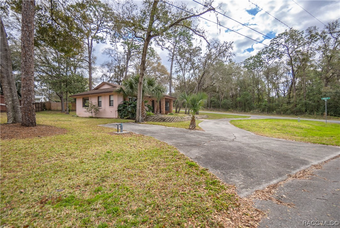 3841 S Diamond Avenue