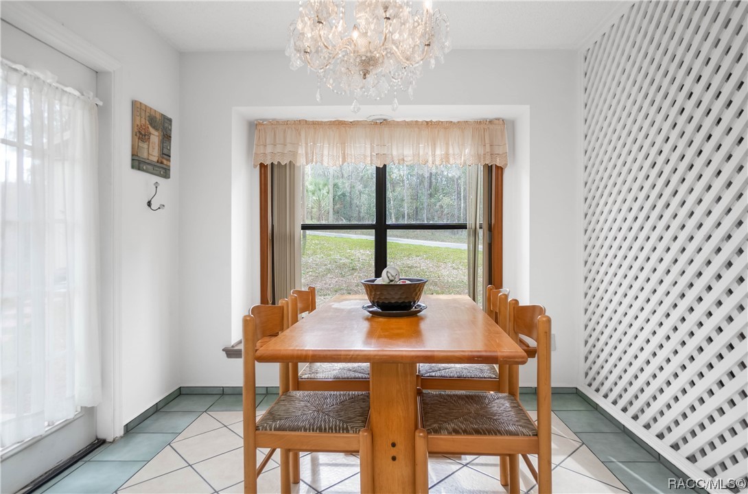 3841 S Diamond Avenue