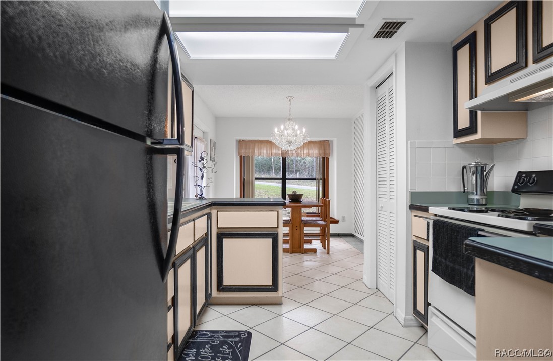 3841 S Diamond Avenue