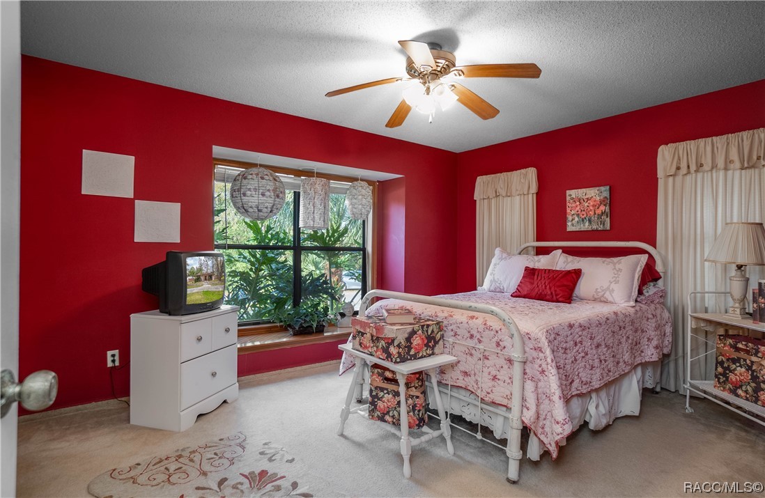 3841 S Diamond Avenue