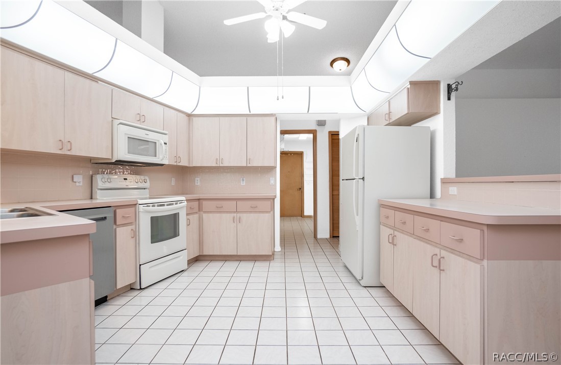 9024 E Sweetwater Drive