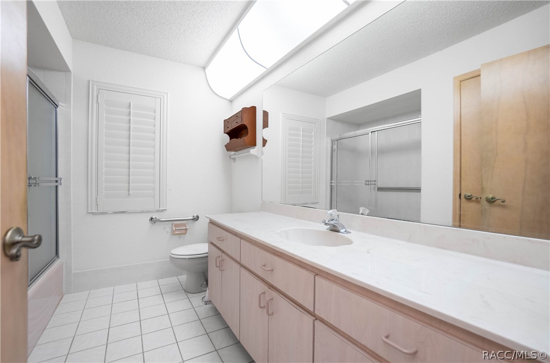 9024 E Sweetwater Drive