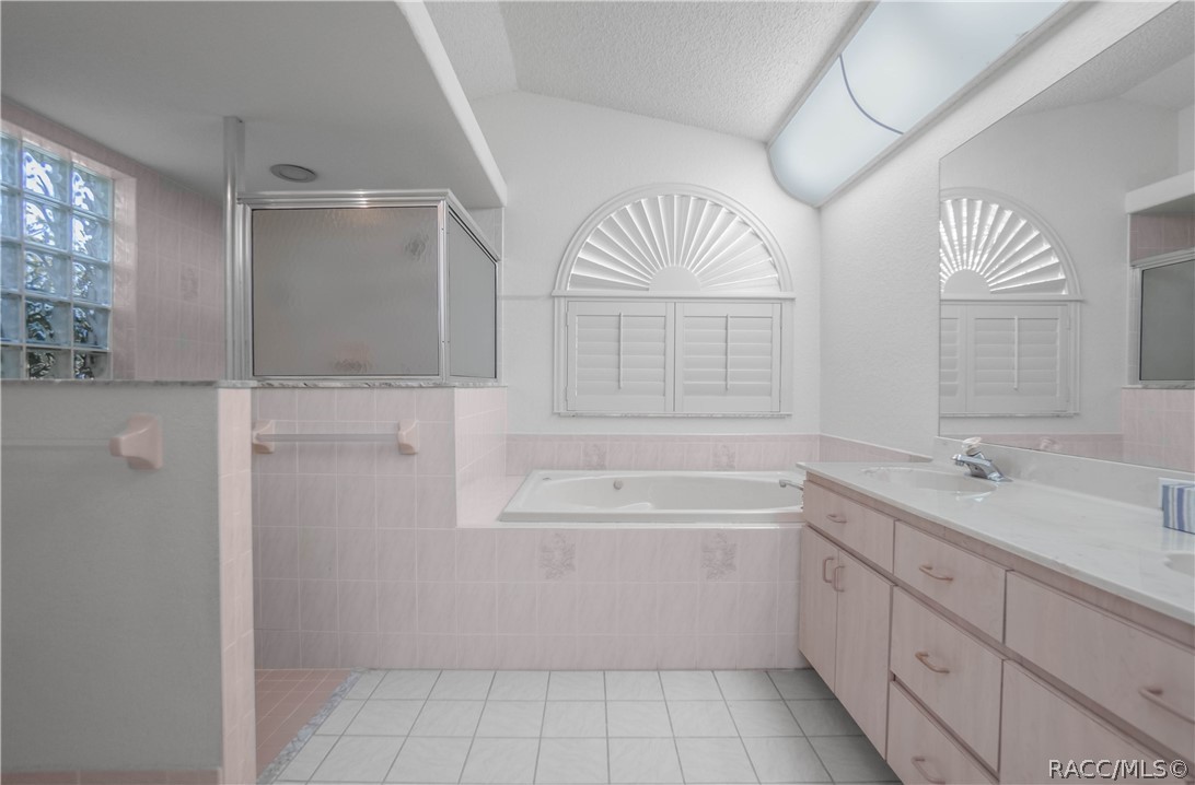 9024 E Sweetwater Drive