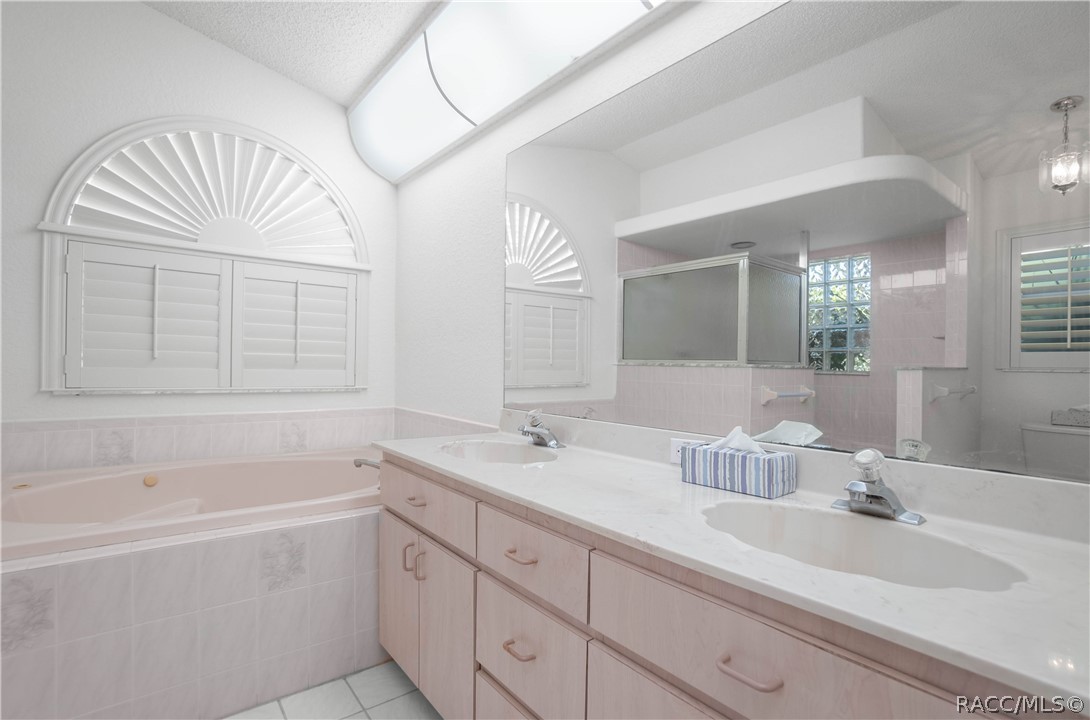 9024 E Sweetwater Drive