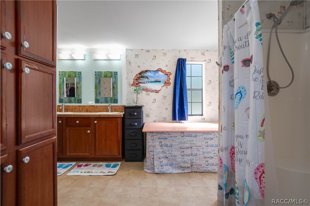 5868 N Brown Quail Point