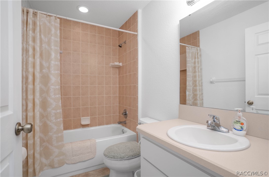 9503 E Fernwood Place