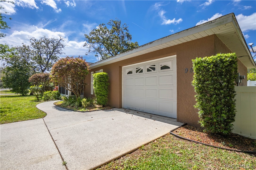 9503 E Fernwood Place