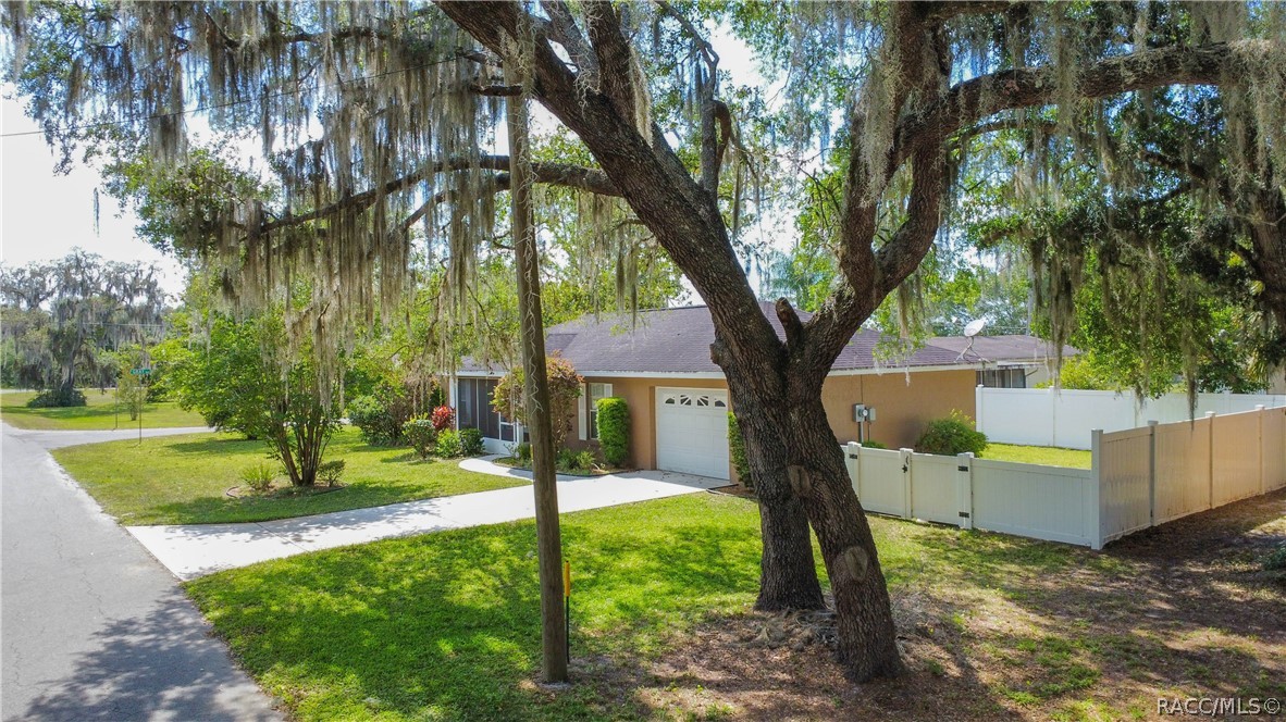 9503 E Fernwood Place