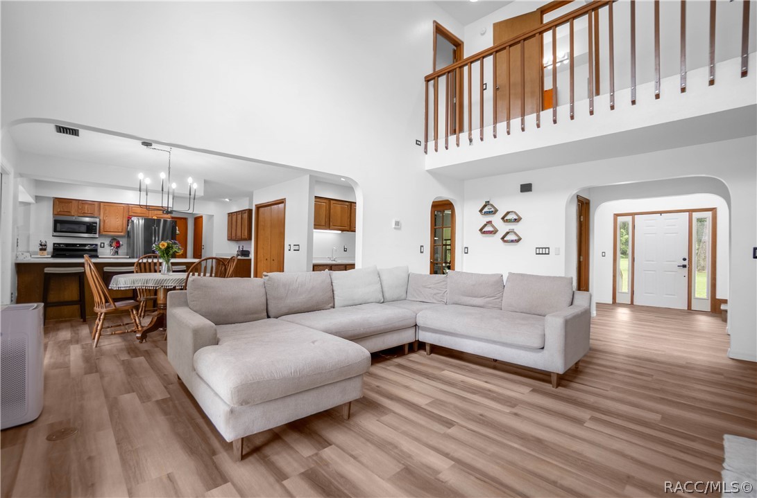 8853 E Henderson Trail