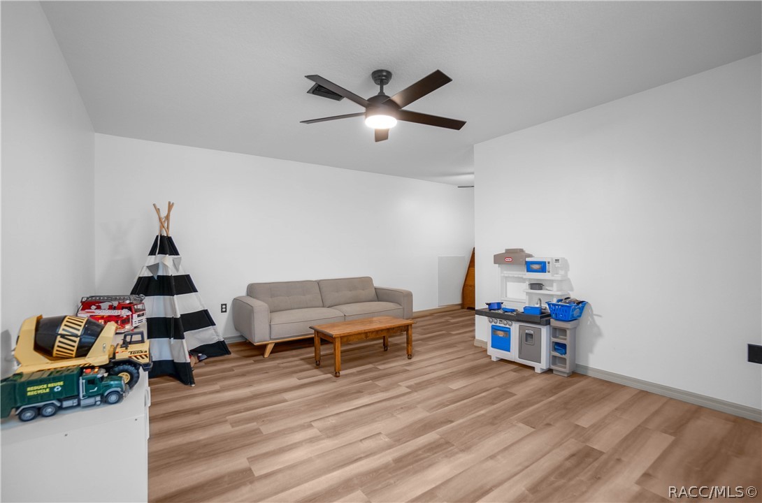 8853 E Henderson Trail