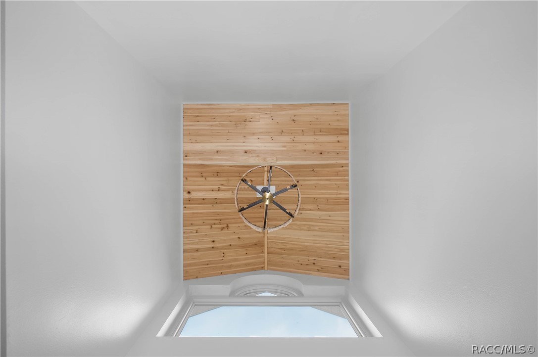 8853 E Henderson Trail