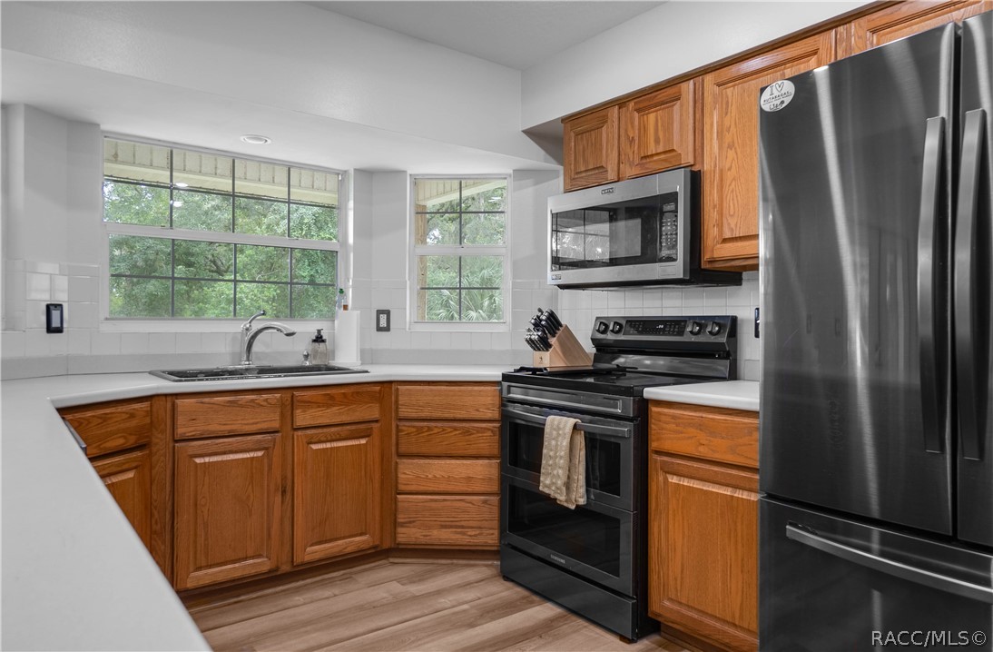 8853 E Henderson Trail