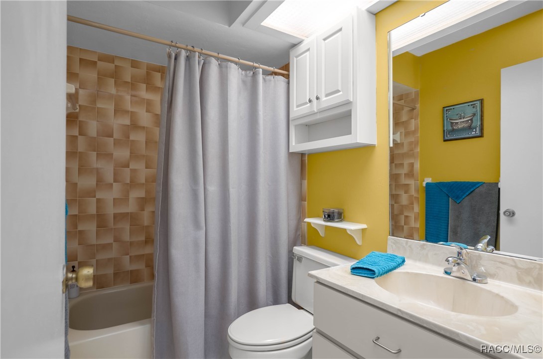 240 E Glassboro Court 4A