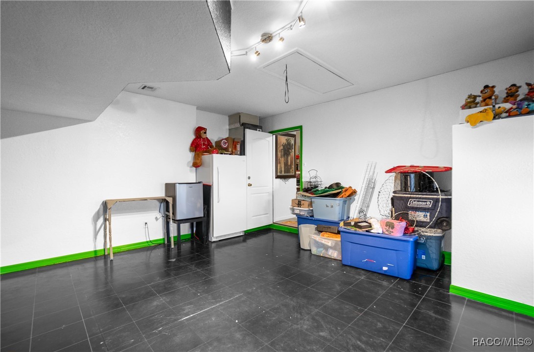 3384 E Murray Street