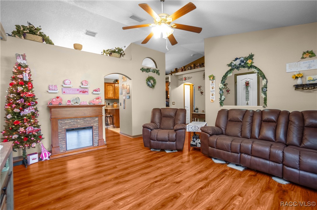 3384 E Murray Street