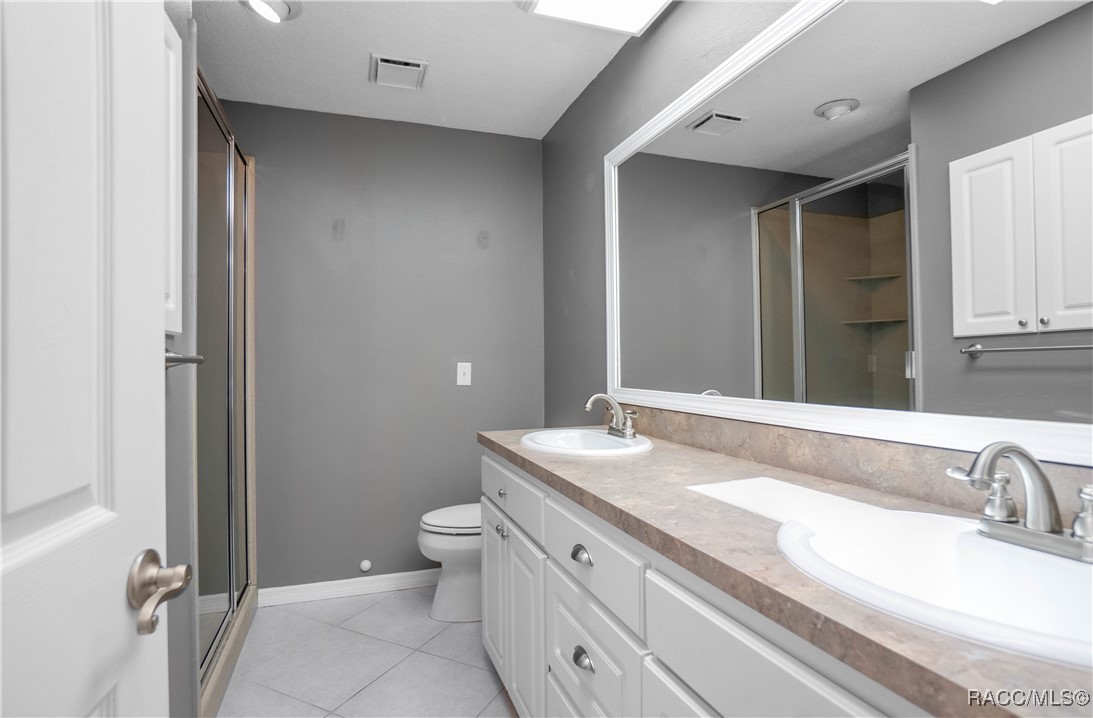 3495 E Foxwood Court