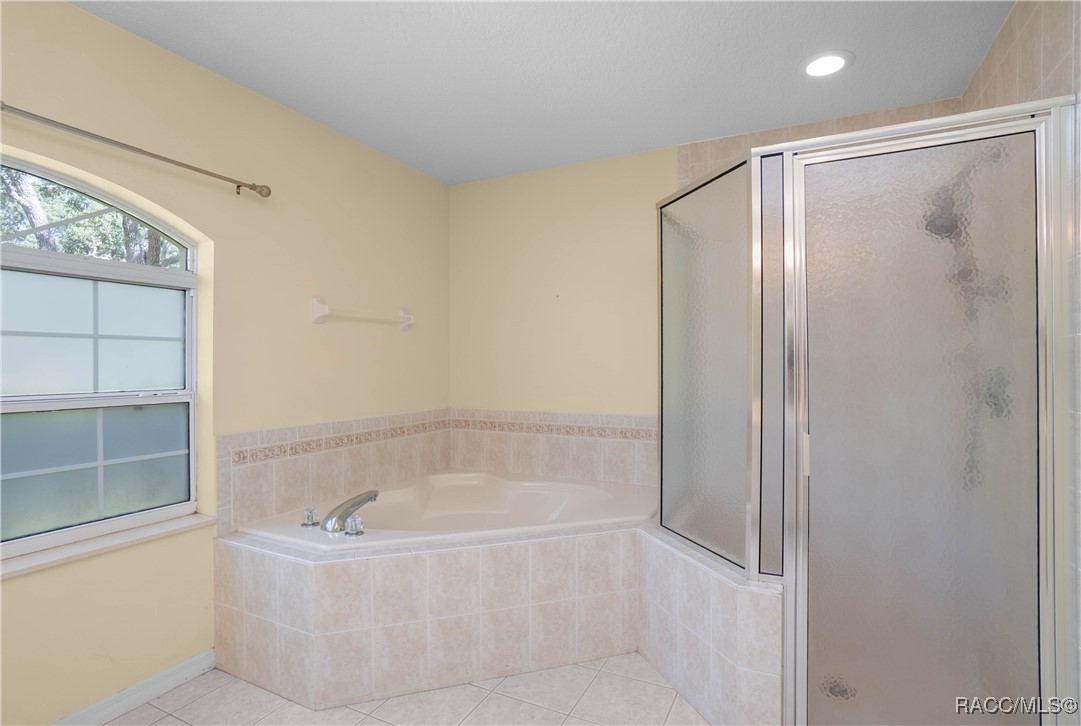 4581 N Rushmore Loop