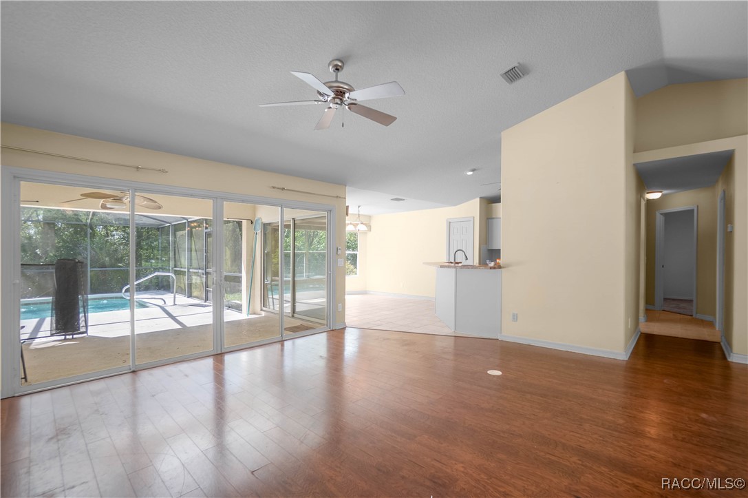 4581 N Rushmore Loop