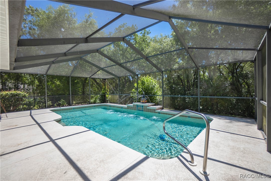 4581 N Rushmore Loop